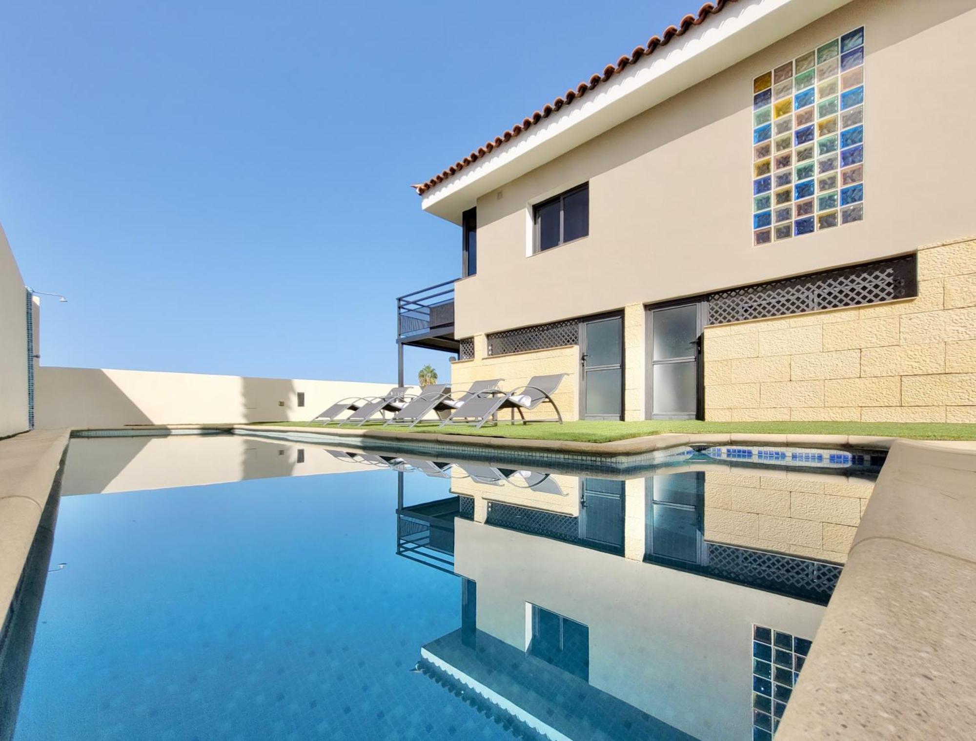 라오로타바 Miya Del Sol Heated Pool 빌라 외부 사진